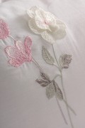 Cotton Box 3D Nakışlı Saten Çift Kişilik Nevresim Takımı Jolie Pembe görseli 3