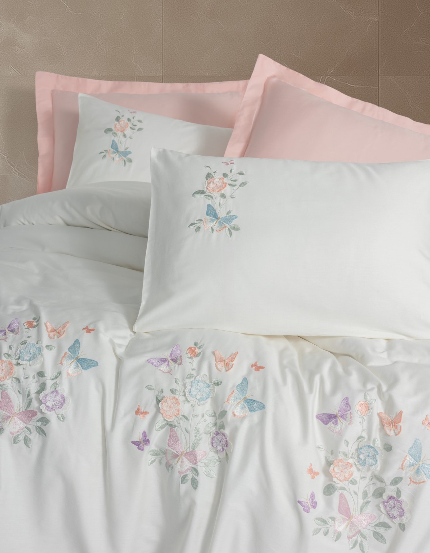 Cotton Box 3D Nakışlı Saten Çift Kişilik Nevresim Takımı Liva Pudra