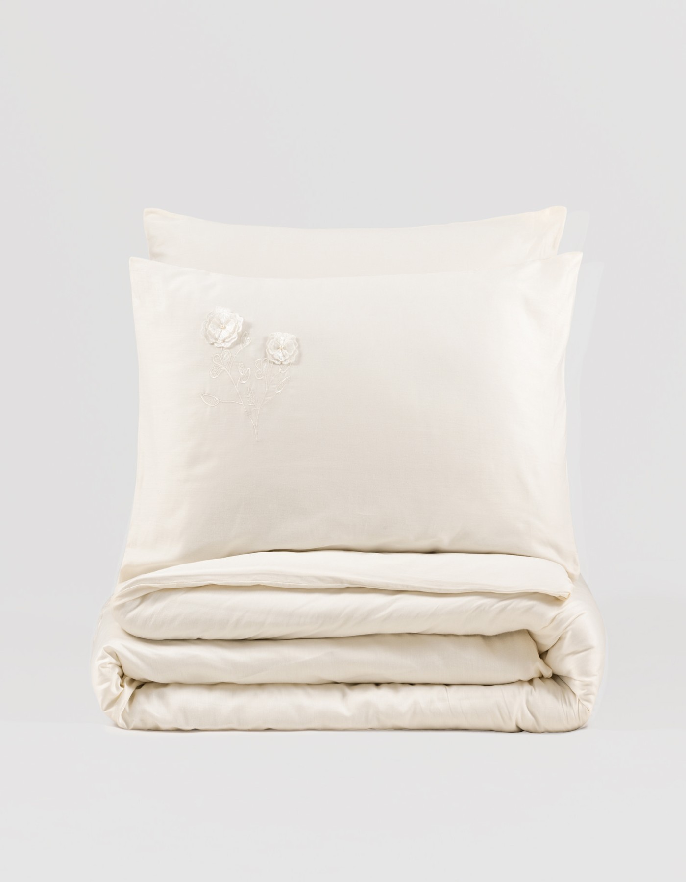 Cotton Box 3D Nakışlı Saten Çift Kişilik Nevresim Takımı Pure Ekru Cotton Box 3D Nakışlı Saten Çift Kişilik Nevresim Takımı Pure Ekru