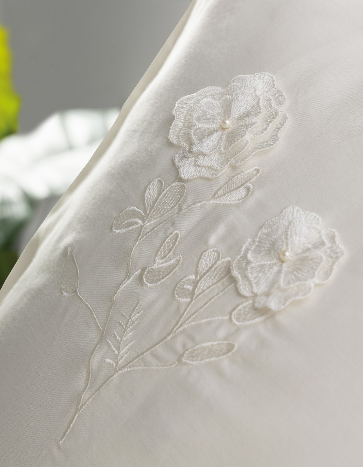 Cotton Box 3D Nakışlı Saten Çift Kişilik Nevresim Takımı Pure Ekru Cotton Box 3D Nakışlı Saten Çift Kişilik Nevresim Takımı Pure Ekru