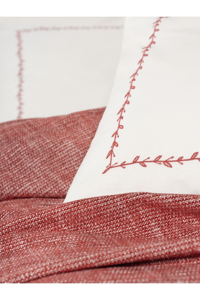 Cotton Box Embrova Çift Kişilik Pike Takımı Şönil Loom Bordo detay görseli