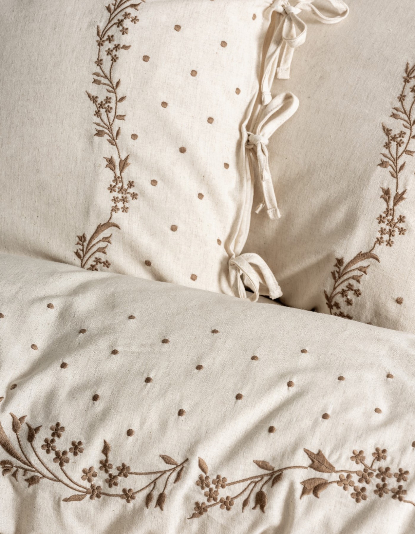 Cotton Box Keten Çift Kişilik Nevresim Takımı Pelias Cotton Box Keten Çift Kişilik Nevresim Takımı Pelias