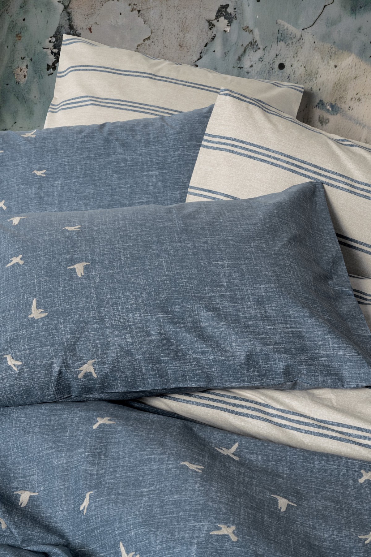 Cotton Box Klein Nakışlı Çift Kişilik Nevresim Takımı Ceria Lacivert Cotton Box Klein Nakışlı Çift Kişilik Nevresim Takımı Ceria Lacivert