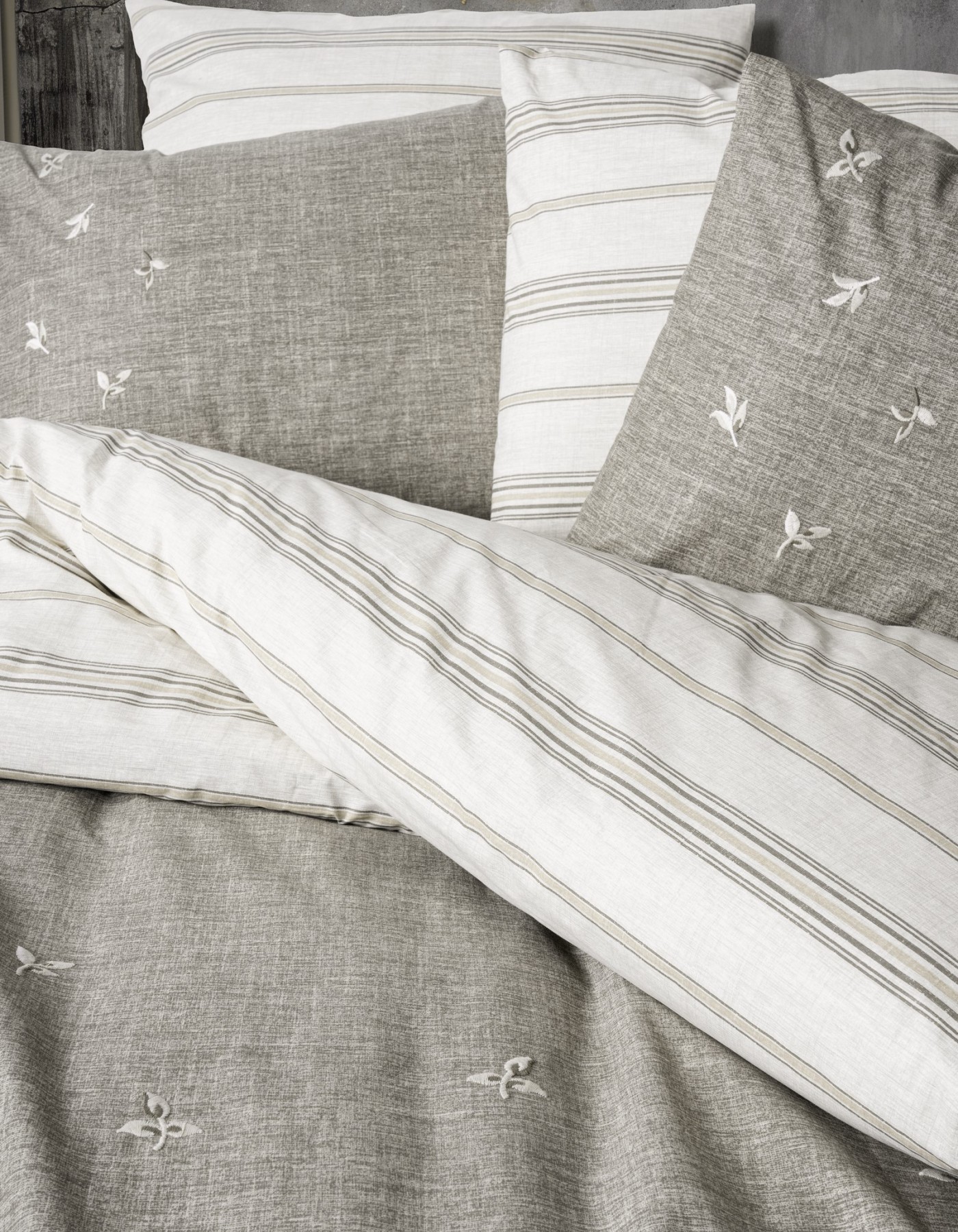 Cotton Box Klein Nakışlı Çift Kişilik Nevresim Takımı Moke Kahve