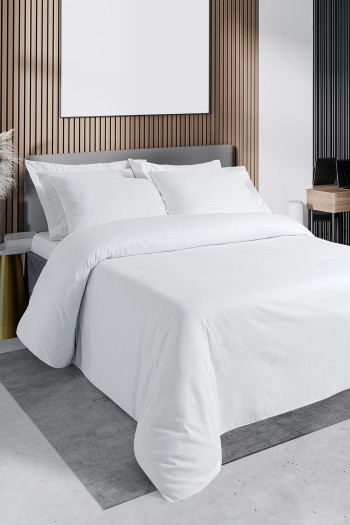 Risus Serisi 83Tel Pamuk Saten Otel Nevresim Takımı 0,5cm Çizgili