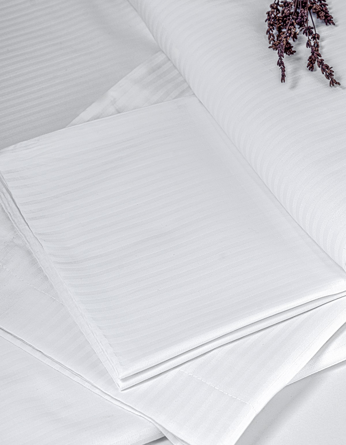Risus Serisi 83Tel Pamuk Saten Otel Nevresimi 0,5cm Çizgili