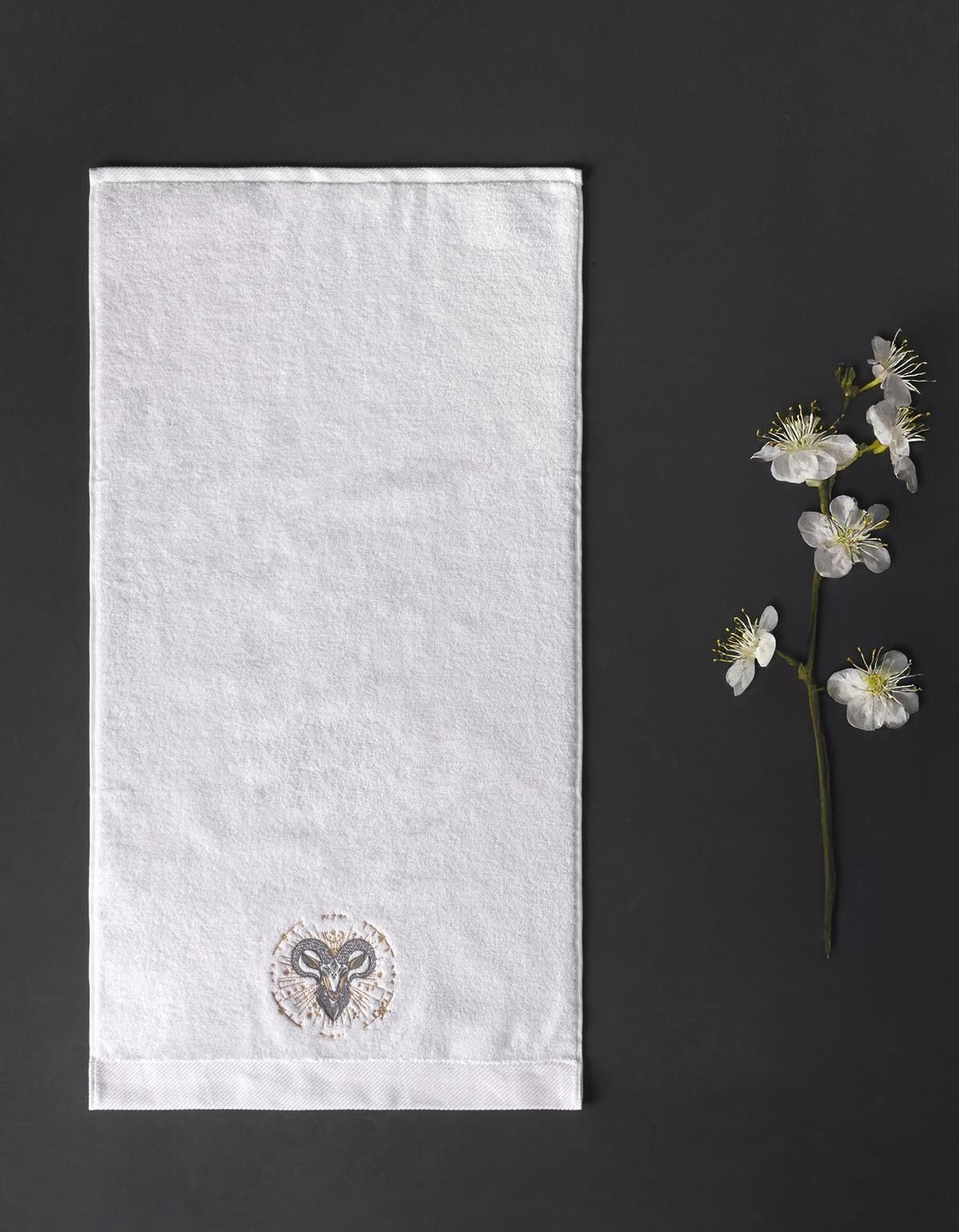 Varol Lüks Microcotton Burç Nakışlı Havlu Seti – Yumuşak & Dayanıklı Varol Lüks Microcotton Burç Nakışlı Havlu Seti – Yumuşak & Dayanıklı