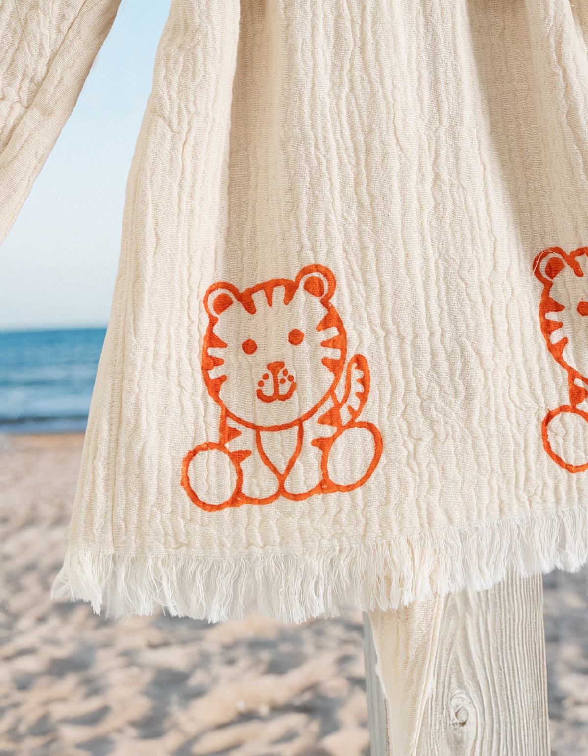 Varol %100 Organik, El İşçiliği Taş Baskı Çocuk Bornozu - Kaplan Varol %100 Organik, El İşçiliği Taş Baskı Çocuk Bornozu - Kaplan