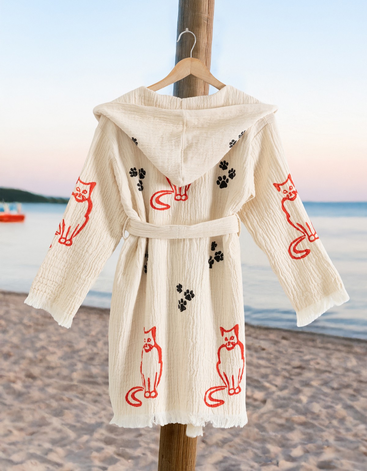 Varol %100 Organik, El İşçiliği Taş Baskı Garson Boy Bornozu - Pisi