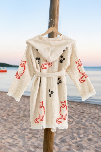 Varol %100 Organik, El İşçiliği Taş Baskı Garson Boy Bornozu - Pisi Varol %100 Organik, El İşçiliği Taş Baskı Garson Boy Bornozu - Pisi