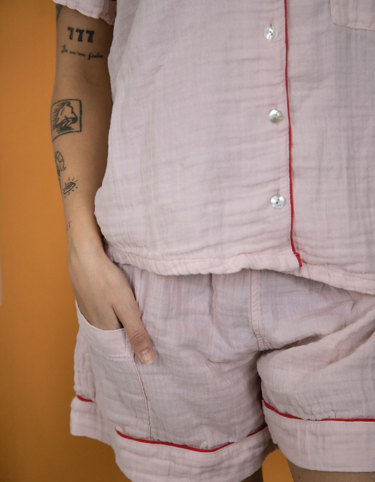 Varol %100 Pamuk Müslin Kadın Şortlu Pijama & Ev Giyim Takımı – Pembe Varol %100 Pamuk Müslin Kadın Şortlu Pijama & Ev Giyim Takımı – Pembe