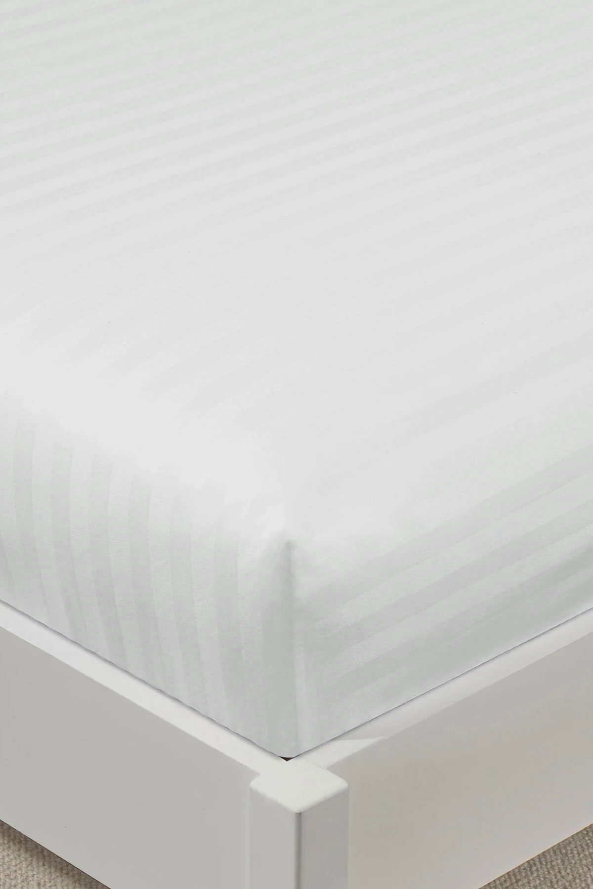 Varol %100 Pamuk Saten Stripe Battal Boy (King Size) Lastikli Çarşaf Takımı – 30 cm – 2 Yastık Kılıfı – 180x200