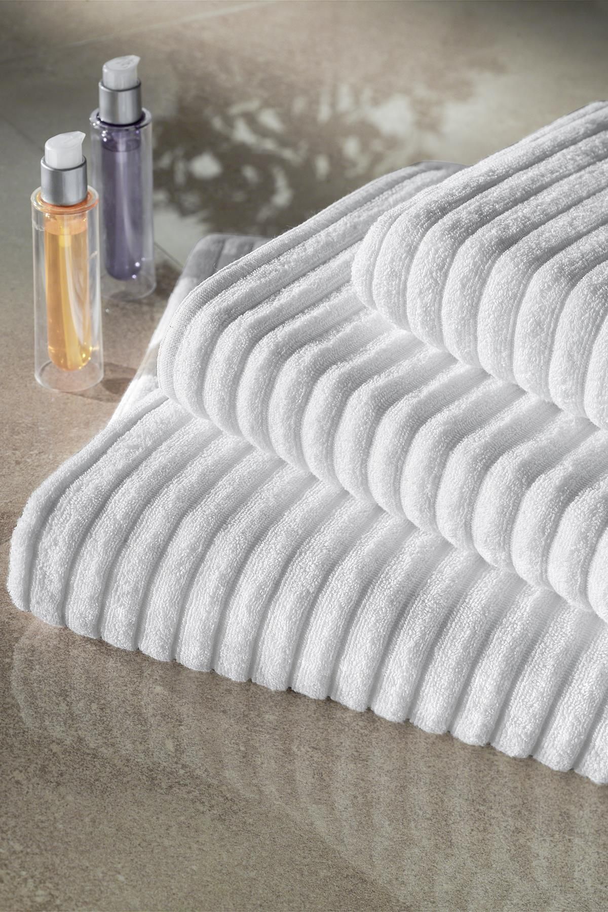 Varol 2 Adet Mitis Serisi Otel Banyo Havlusu 70x140 500gr Beyaz Varol 2 Adet Mitis Serisi Otel Banyo Havlusu 70x140 500gr Beyaz