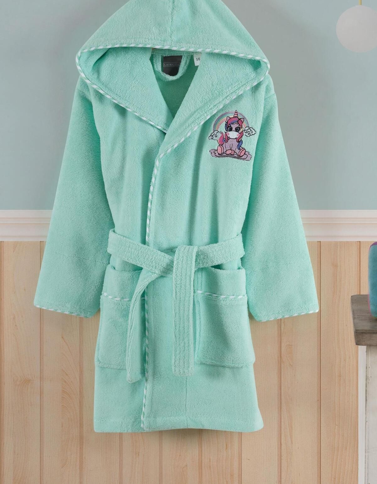 Varol Bambu Nakışlı Çocuk Bornozu - Unicorn Varol Bambu Nakışlı Çocuk Bornozu - Unicorn