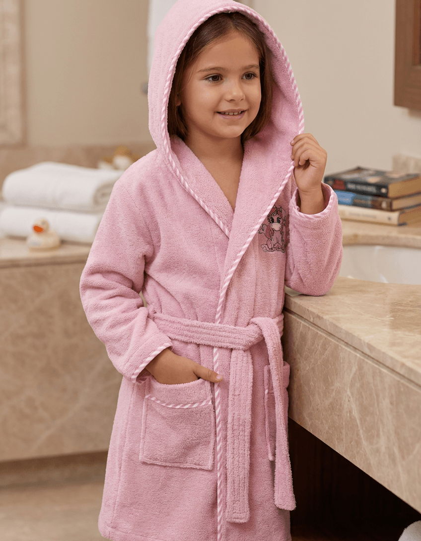 Varol Bambu Nakışlı Çocuk Bornozu - Unicorn Varol Bambu Nakışlı Çocuk Bornozu - Unicorn