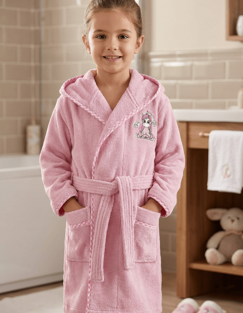 Varol Bambu Nakışlı Çocuk Bornozu - Unicorn Varol Bambu Nakışlı Çocuk Bornozu - Unicorn