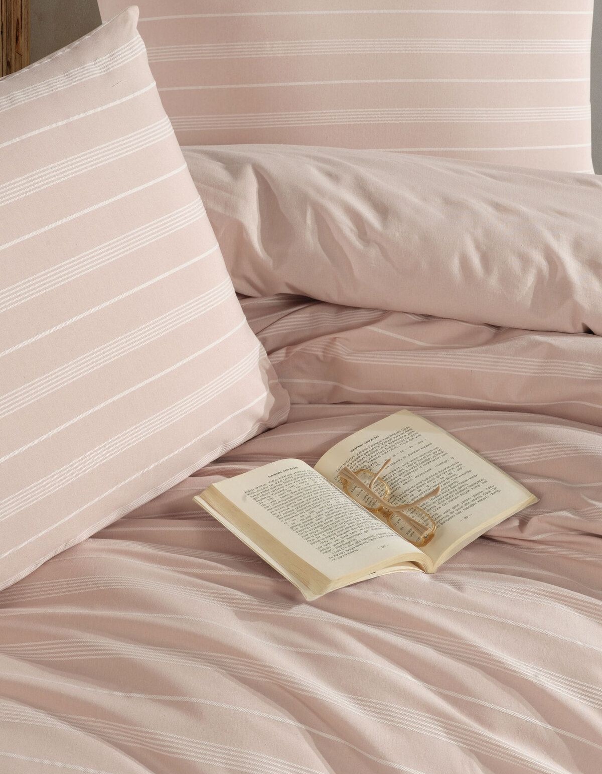 Varol Çarşafı Lastikli Saten Çizgili Çift Kişilik Nevresim Takım