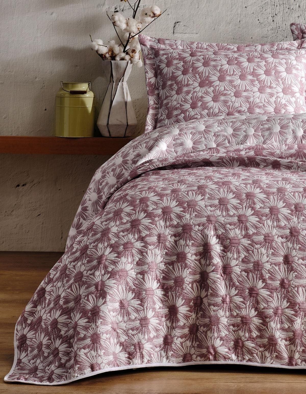 Varol Daisy Çift Kişilik Yatak Örtüsü Varol Daisy Çift Kişilik Yatak Örtüsü