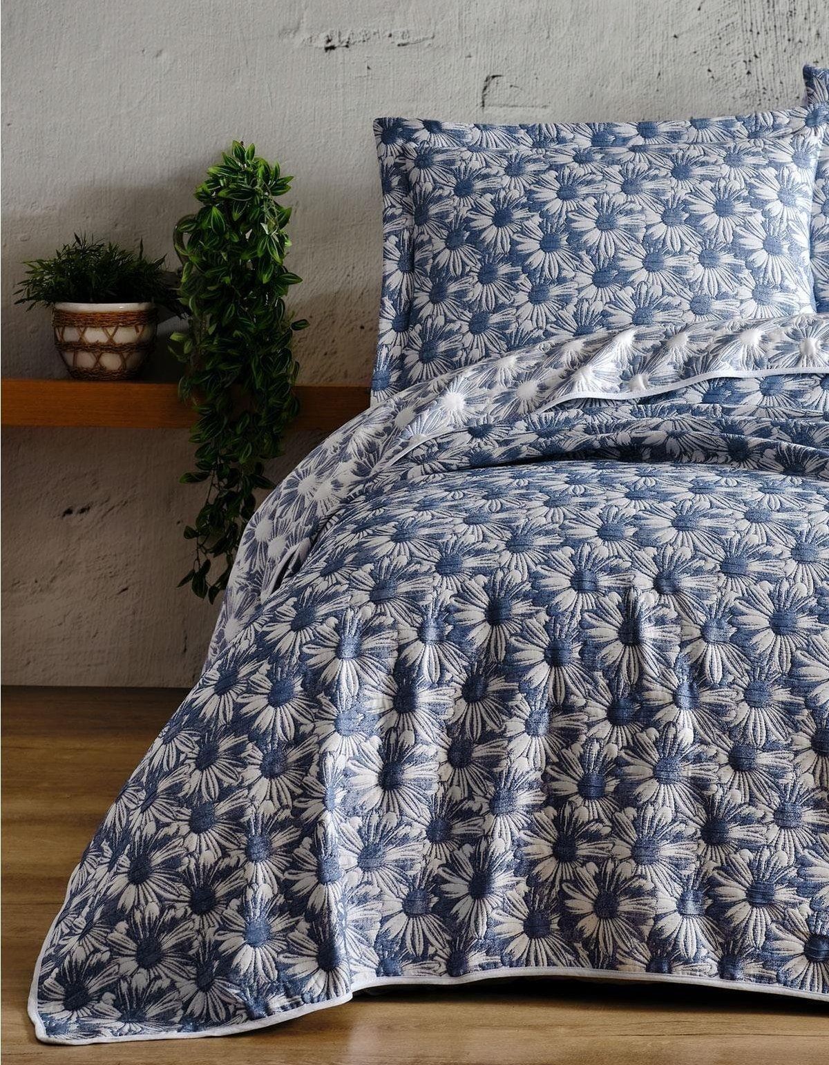 Varol Daisy Çift Kişilik Yatak Örtüsü Varol Daisy Çift Kişilik Yatak Örtüsü