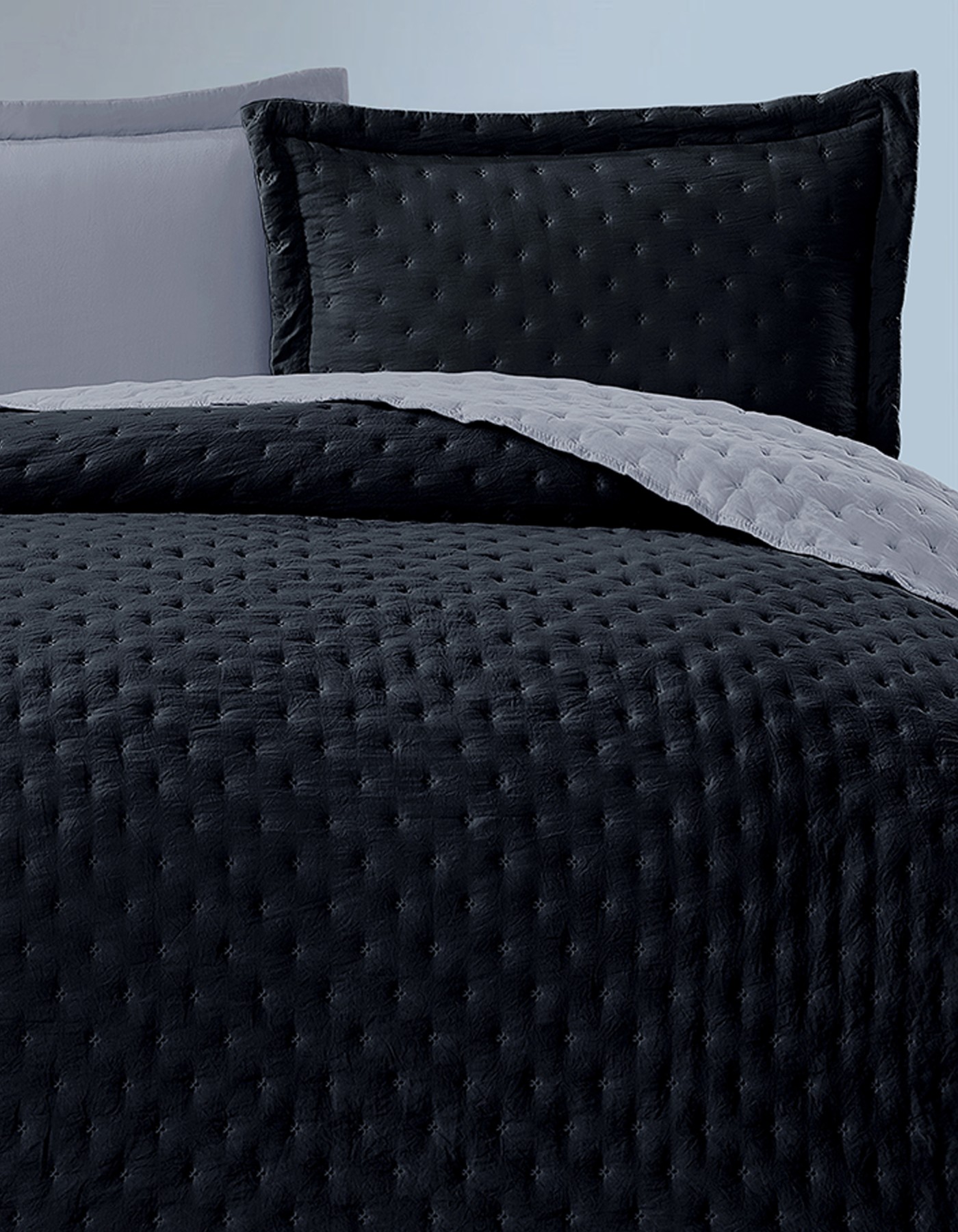 Varol Kapitoneli Çift Taraflı Yatak Örtüsü – 240x260 cm Siyah