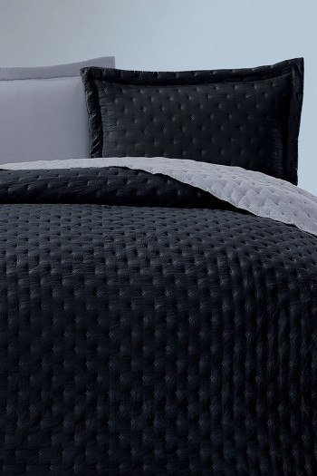 Varol Kapitoneli Çift Taraflı Yatak Örtüsü – 240x260 cm Siyah