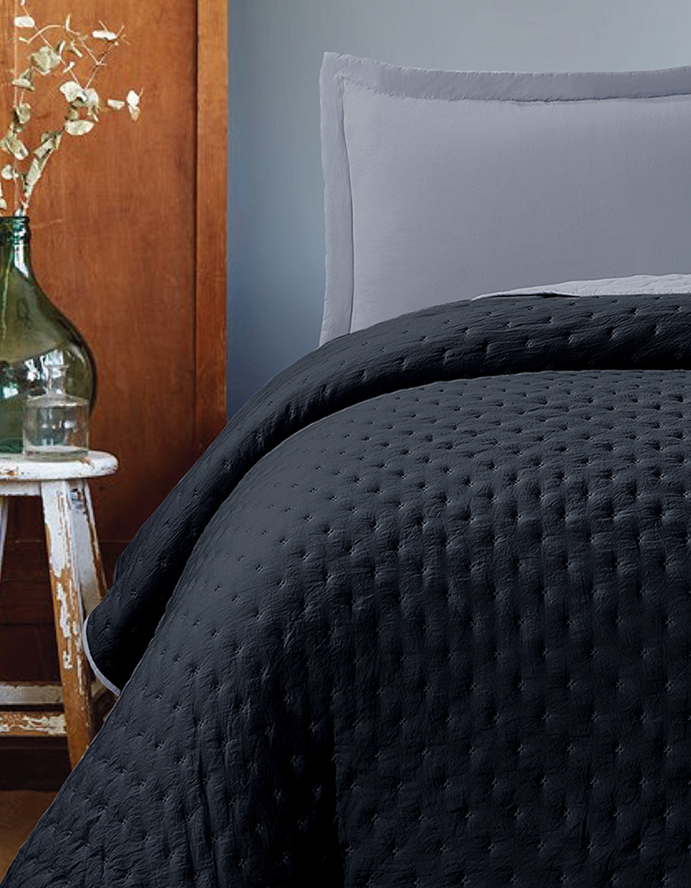 Varol Kapitoneli Çift Taraflı Yatak Örtüsü – 240x260 cm Siyah