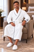 Varol Elegant Monogram Beyaz Erkek Bornoz – Yüksek Gramajlı, Uzun Kesim, Şal Yaka görseli 3