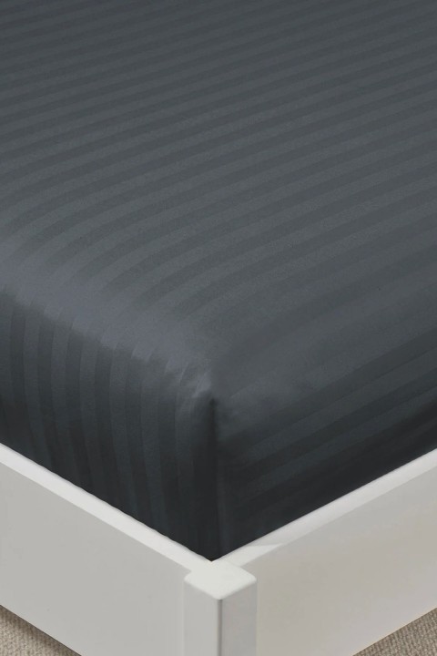 Varol %100 Pamuk Saten Stripe Battal Boy (King Size) Lastikli Çarşaf Takımı – 30 cm – 2 Yastık Kılıfı – 180x200 ANTRASİT