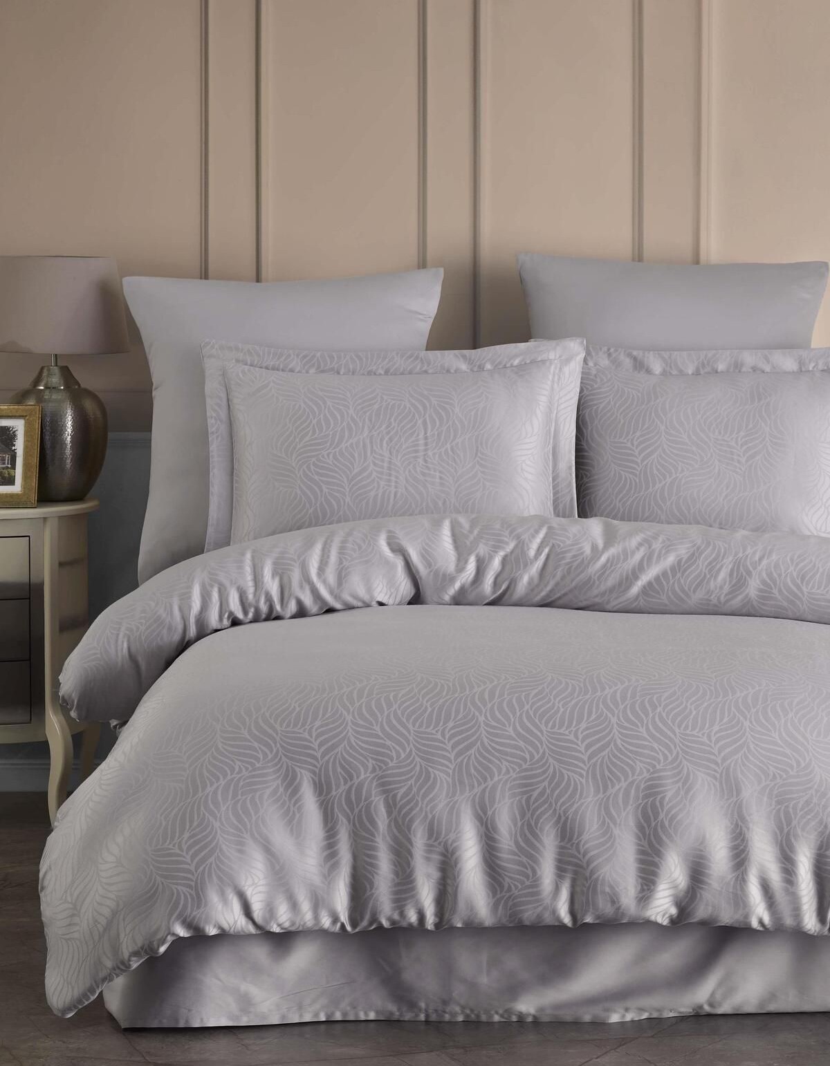 Varol Liyosel Jakar Nevresim Takımı Çift Kişilik - Lienzo A.Gri Varol Liyosel Jakar Nevresim Takımı Çift Kişilik - Lienzo A.Gri