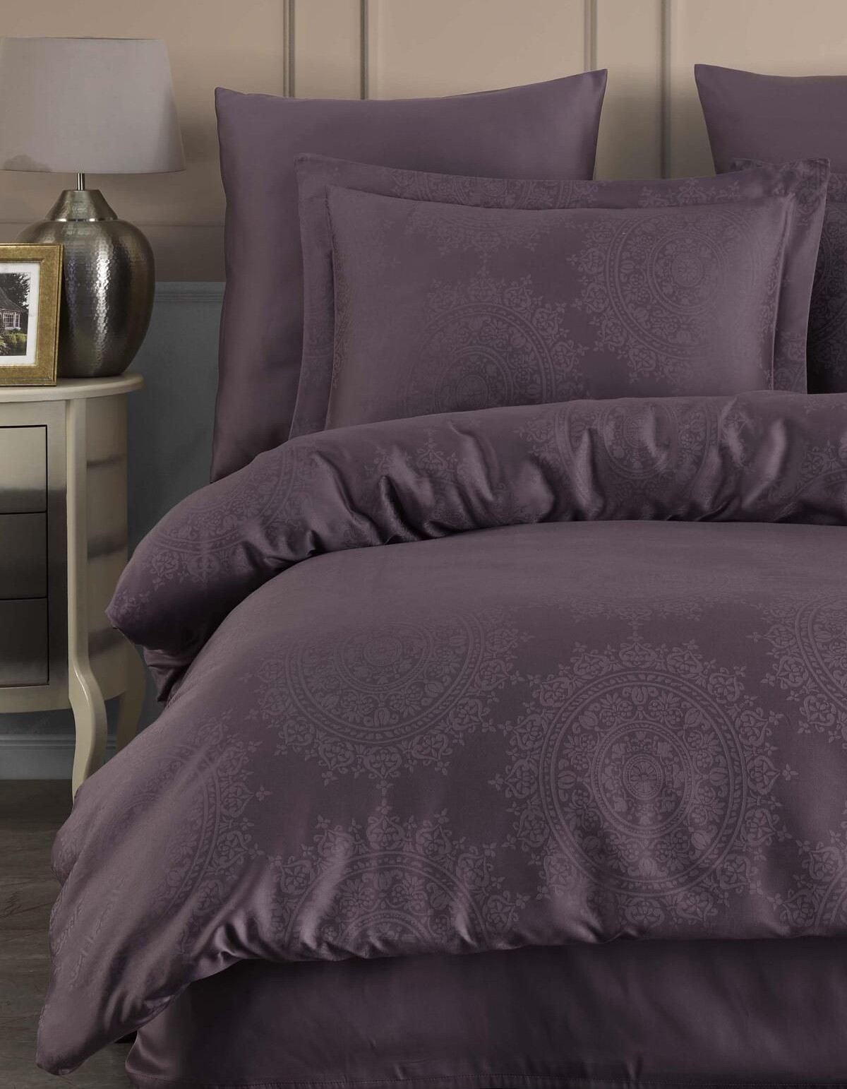 Varol Liyosel Jakar Nevresim Takımı Çift Kişilik - Nothingham Mürdüm Varol Liyosel Jakar Nevresim Takımı Çift Kişilik - Nothingham Mürdüm