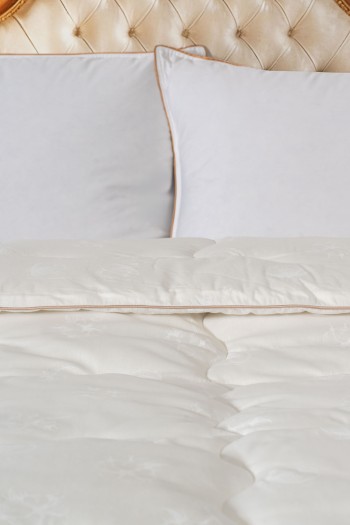 Varol Pure Cotton Çift Kişilik %100 Pamuk Yorgan (195x215 cm) – Doğal Uyku Konforu | Bez Çantalı