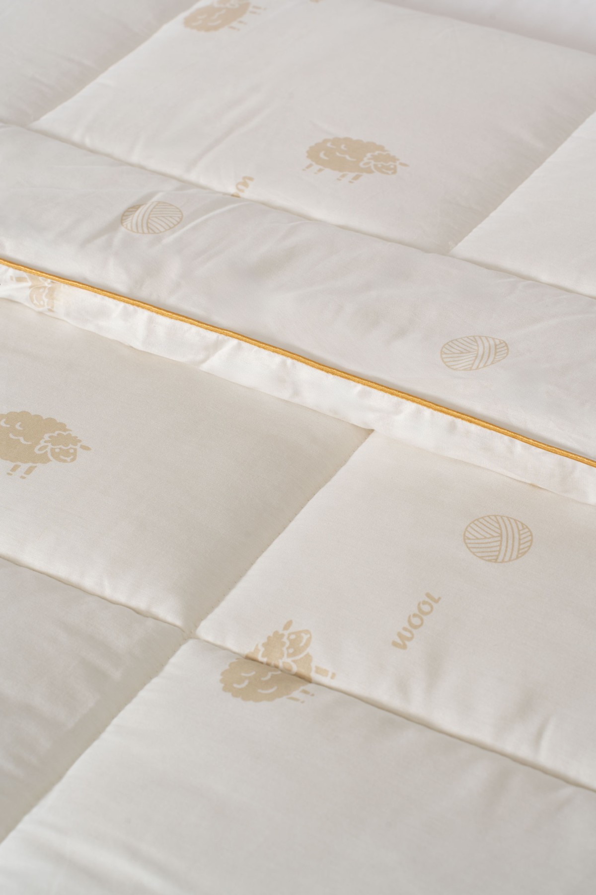 Varol Pure Woll Çift Kişilik Yün Yorgan (195x215 cm) – %100 Pamuk Kılıf | Bez Çantalı
