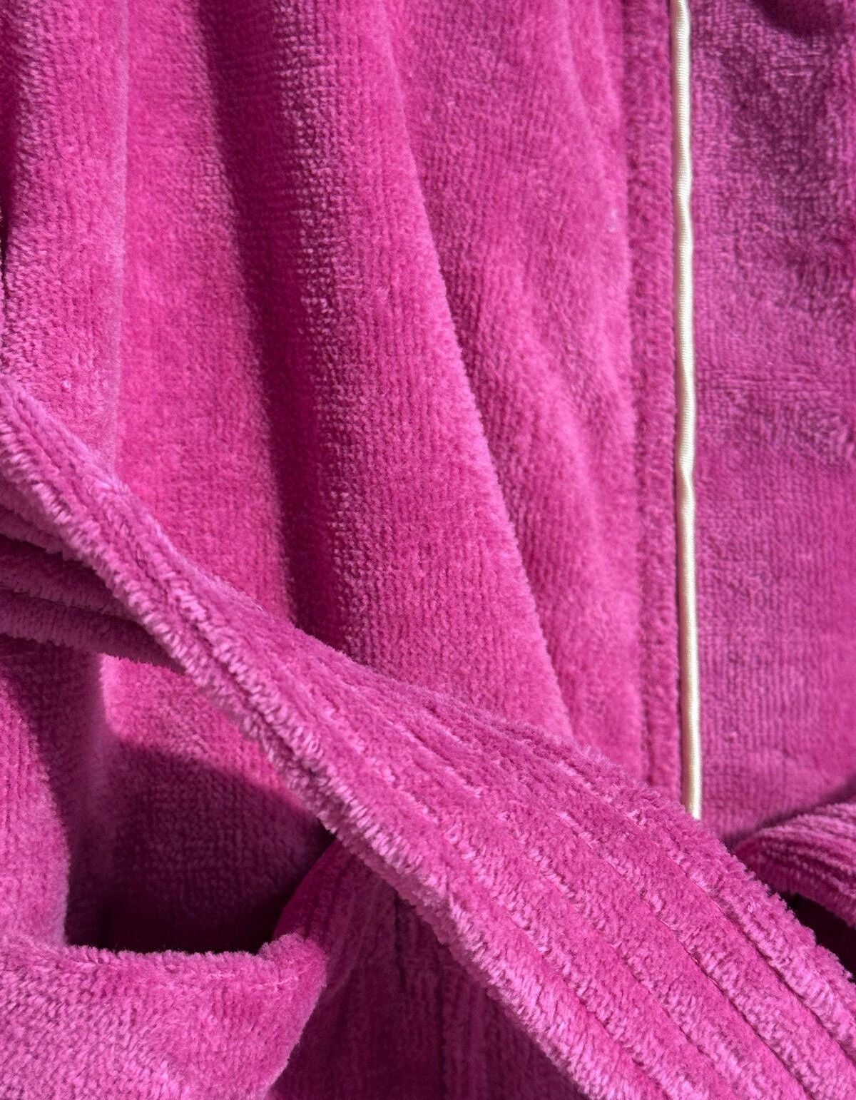 Yumuşak Dokulu Kapüşonlu Çocuk Bornozu Yumuşak Dokulu Kapüşonlu Çocuk Bornozu