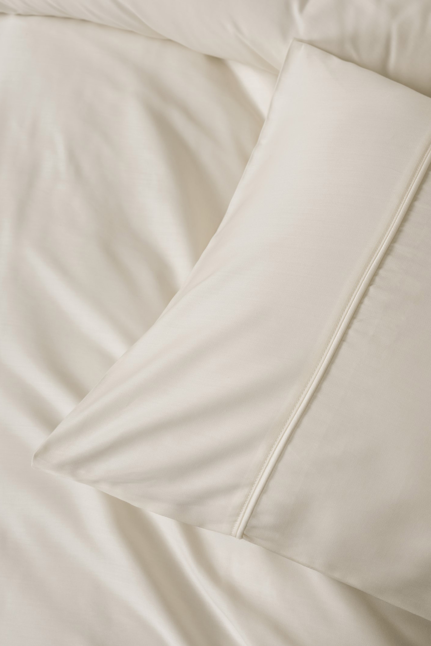 Cotton Box Silky Saten King Size Nevresim Takımı Ekru doku detayı