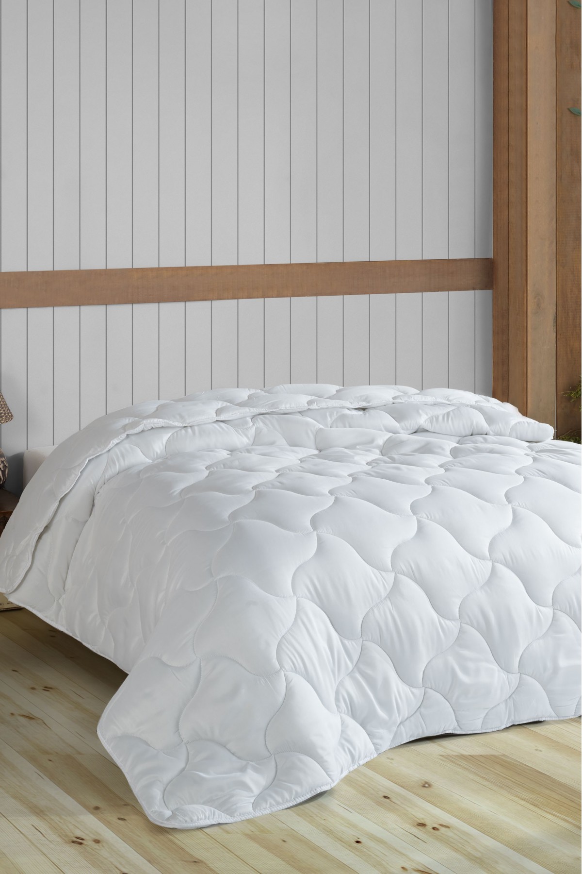 Flora Serisi Microfiber Otel Yorganı doku detayı